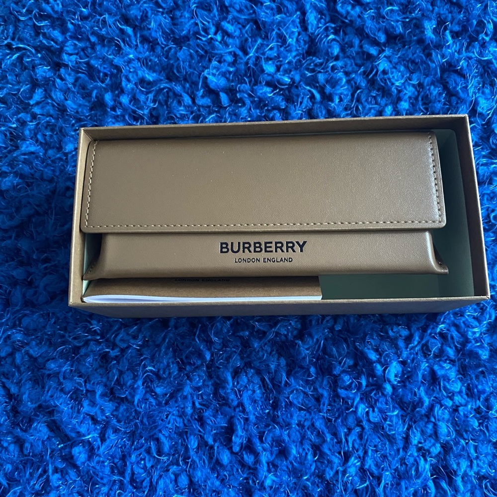 NIB Burberry Steel Man Matte Black Sunglasses - Picture 4 of 7